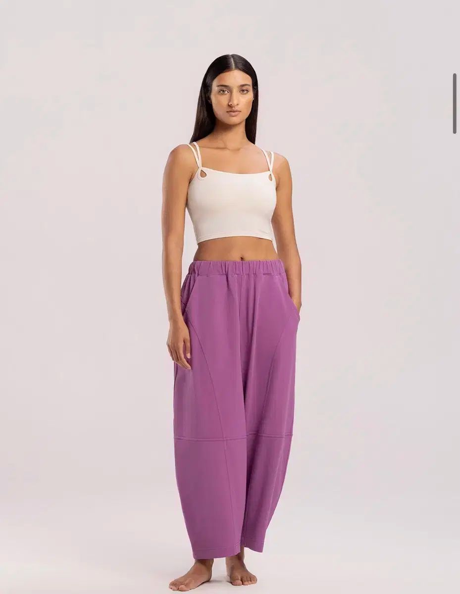 BUDHI MUDRA Mana pants_Liatris