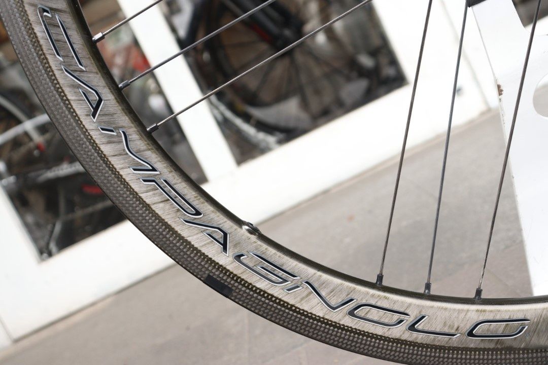 衝撃の激安コスパ・掘り出し物も campagnolo bora あったかく ultra用リムステッカー(ダークラベル) パーツ