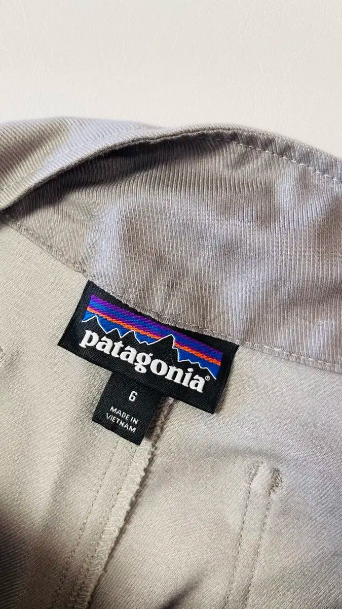 patagonia パタゴニア エスカラ ロックパンツ レディース カーゴ パンツ オーガニック コットン グレー