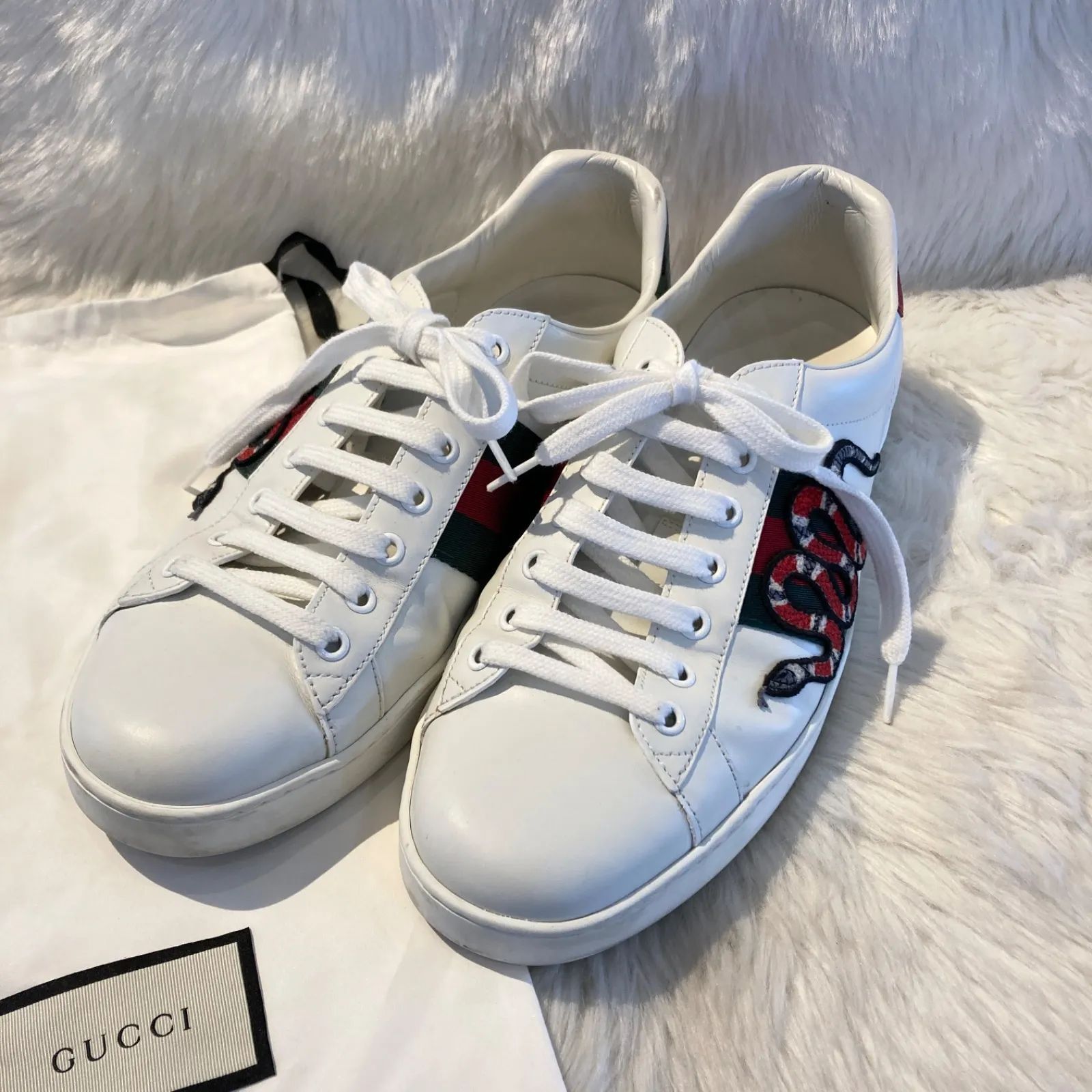 GUCCI グッチ エンブロイダリー スネーク ローカット スニーカー