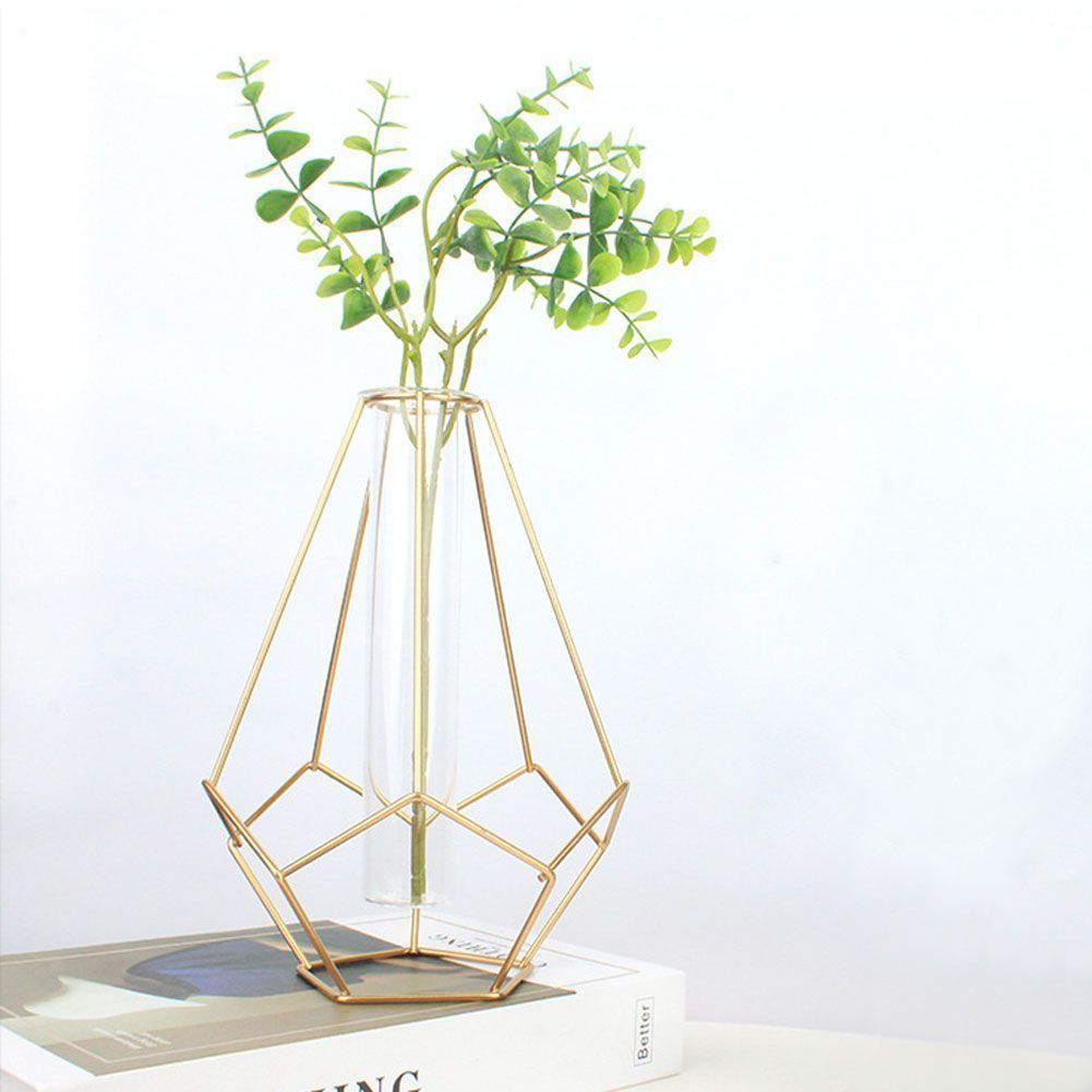 オシャレな花瓶⭐️新品　未使用‼️お花が好きな方　是非‼️ 新しい未使用 花瓶 おしゃれ 北欧 ゴールド フラワーベース