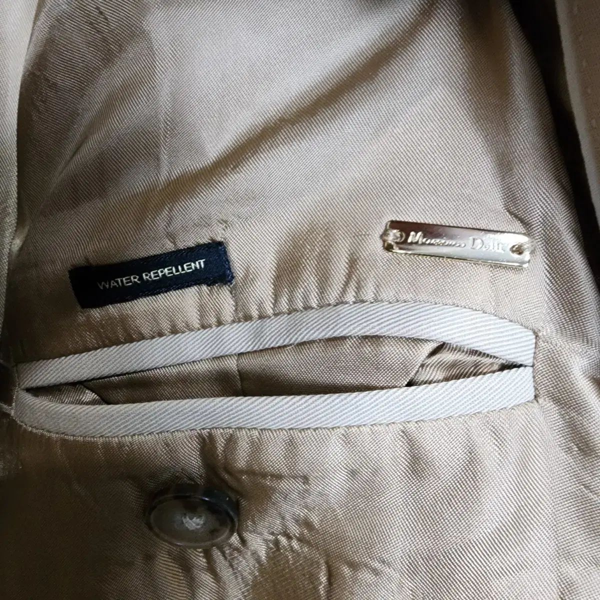 Dutti マッシモドゥッティ