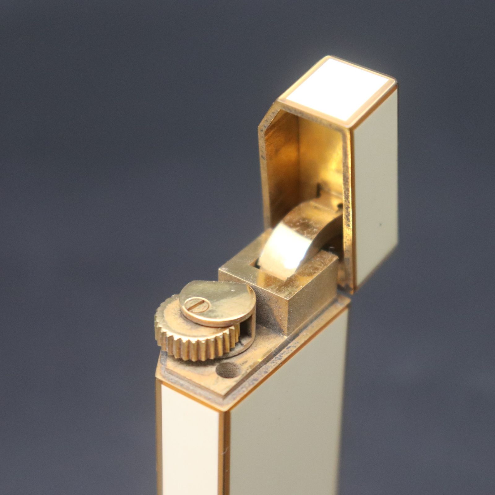 ITSDF75M1XQO カルティエ ペンタゴン 五角形 オフホワイト×ゴールド  