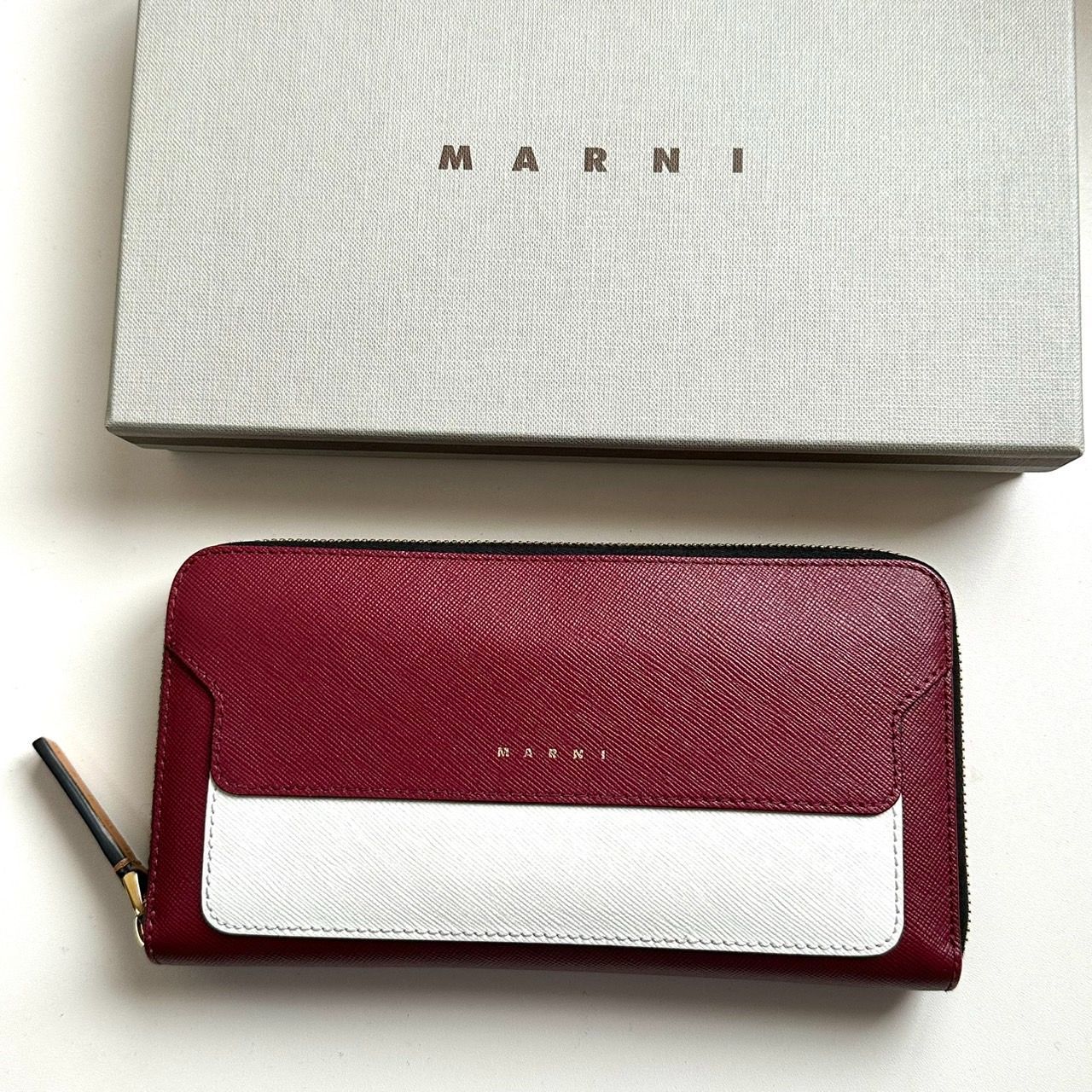 新品　マルニ MARNI 長財布 ラウンドファスナー長財布 白 マルニ | レザーラウンドファスナー長財布 | 白 - インポート