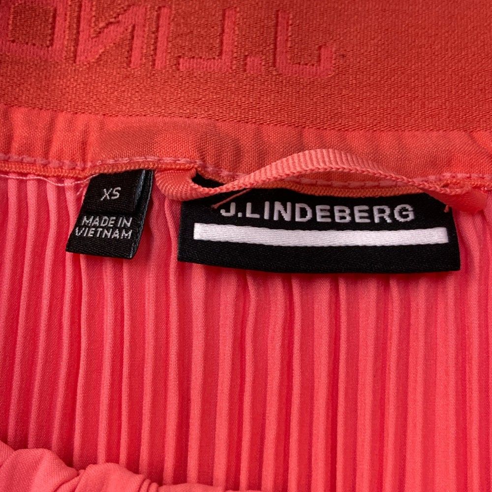 サイズ：XS J.LINDEBERG ジェイリンドバーグ  ストレッチ プリーツスカート  ピンク系 [240101424994] ゴルフウェア レディース ストスト J.LINDEBERG(ジェイリンドバーグ) スカート｜中古ゴルフウェア