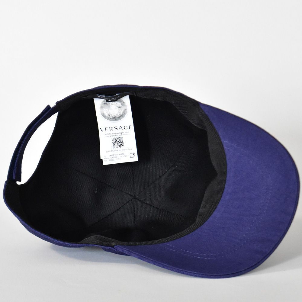 新品未使用 ヴェルサーチェ VERSACE ロゴ CAP キャップ 帽子 青 楽天市場】ヴェルサーチ キャップ ロゴ 刺繍 ブラック ライト