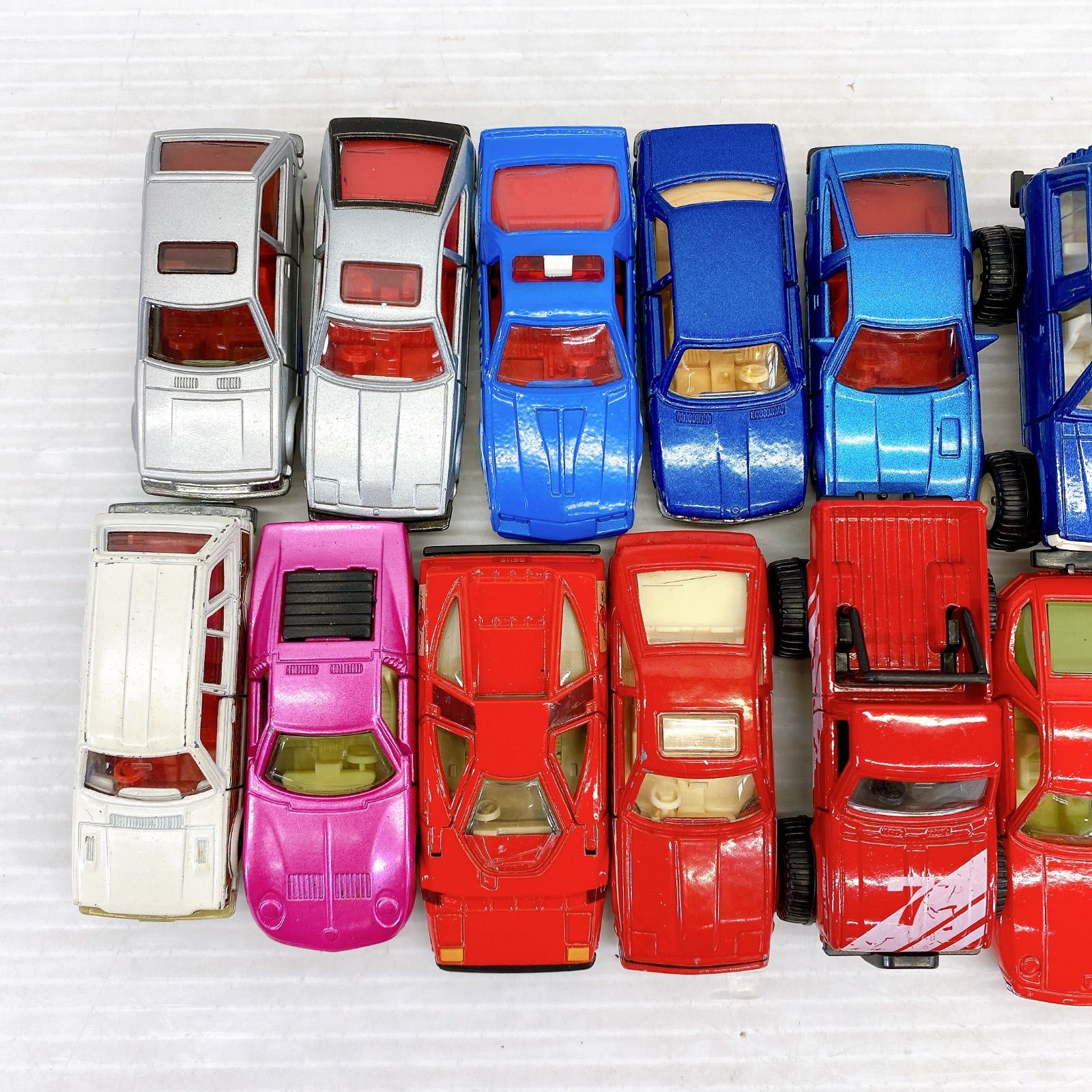 トミカ まとめて 26台 カーズ まとめ売り 26台くらい 13年位前の