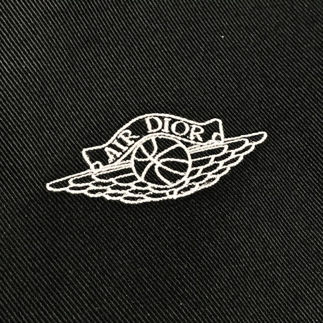 美品 DIOR ディオール アウター 毛100%✨ モノクロ CDロゴボタン 美品 DIOR ディオール アウター 毛100%✨ モノクロ CDロゴボタン