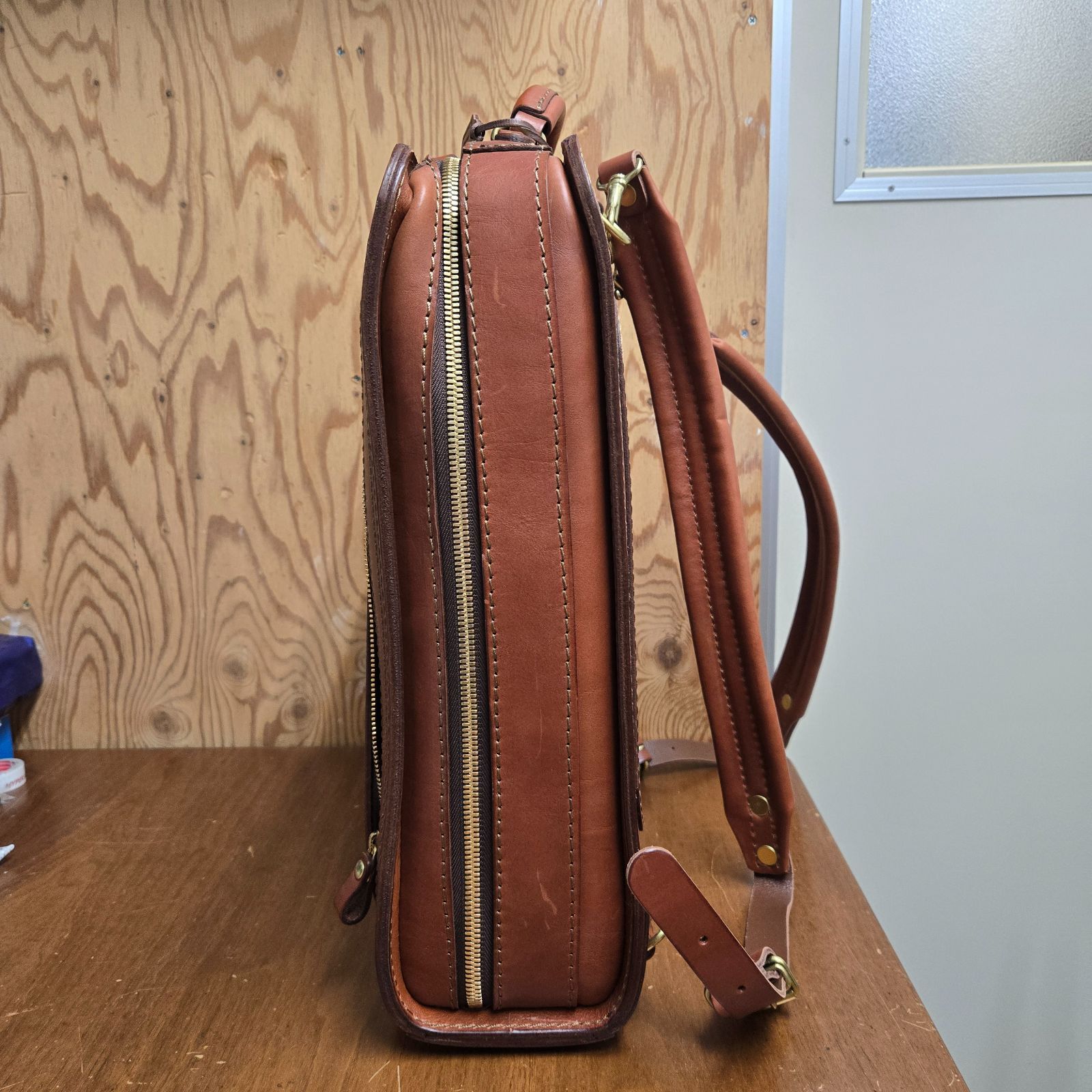 【美品】HERZヘルツ　ブリックリュック　革色:チョコ ヘルツ ブリュックリュック（R-25） 革色チョコ