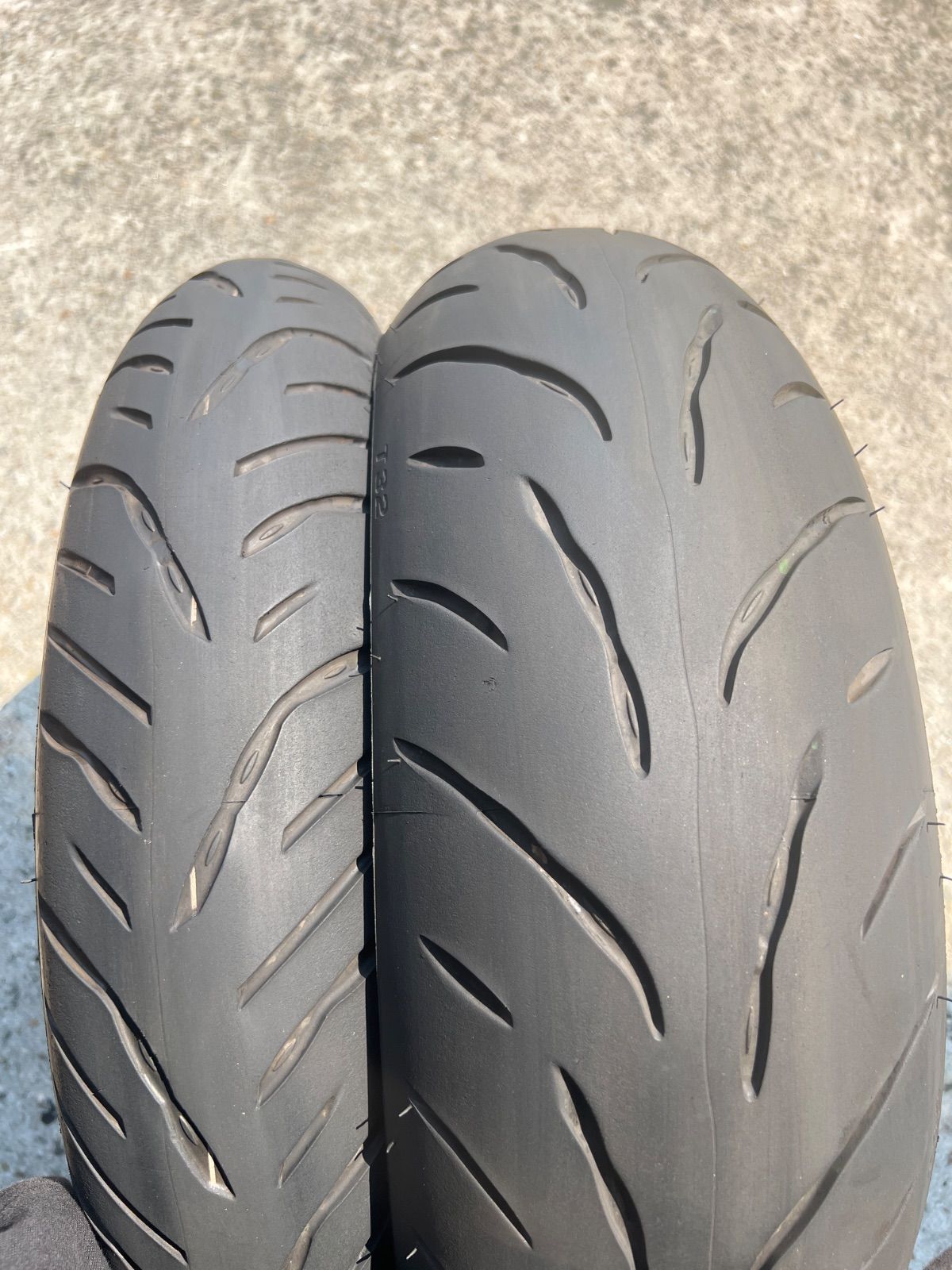 ブリヂストン◎T32. 120/70ZR17. 180/55ZR17 BRIDGESTONE 前後セット ブリヂストン 120/70ZR17 (58W) & 190