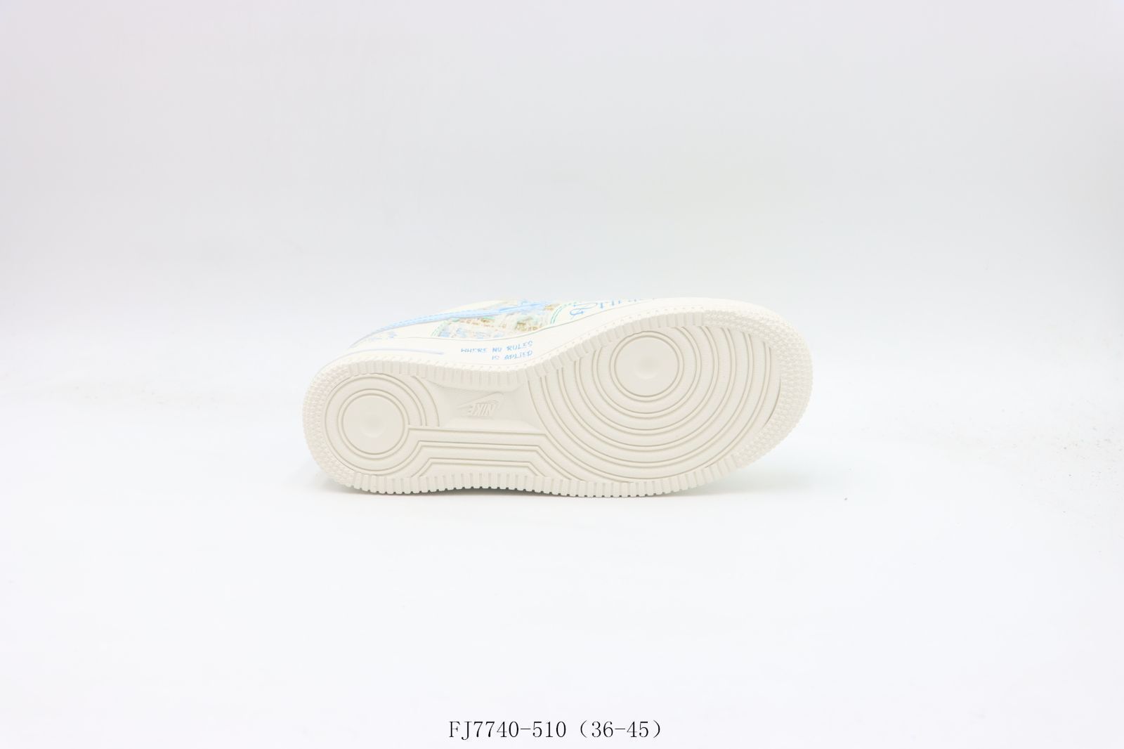 ローカット スニーカー