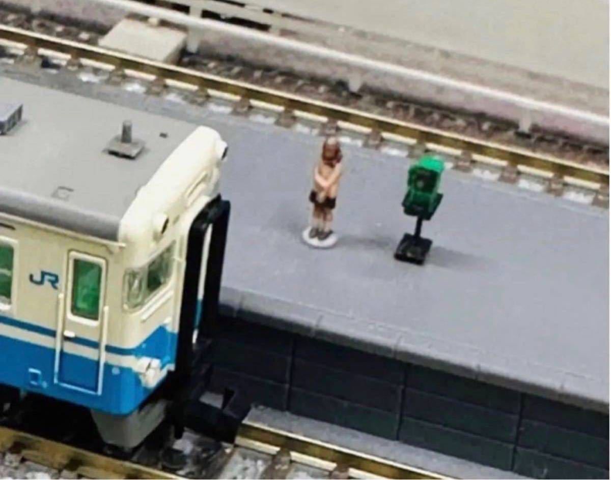 Nゲージ☆ミニチュア☆公衆電話☆1/64より小☆フィギュアに☆ジオラマに☆鉄道模型☆ジオラマに☆レイアウトに☆ミニチュアイメージ - メルカリ