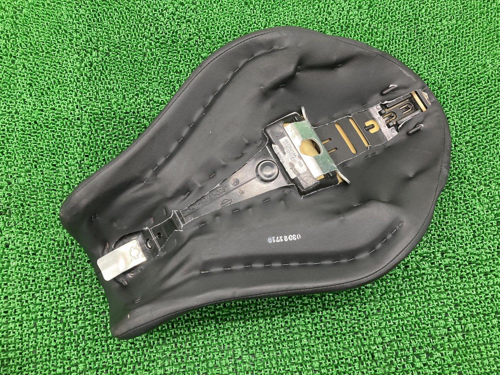 XL883L シート 51550-07 ハーレー 純正 バイク 部品 破れ無し