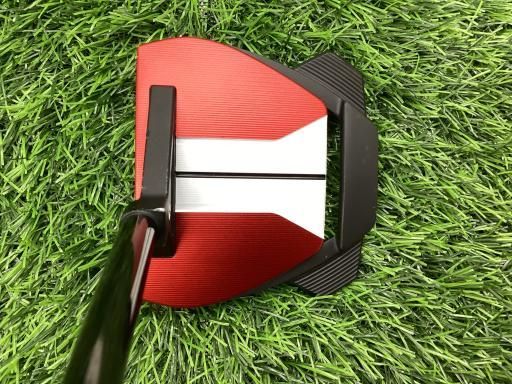 スパイダー GTx トラスセンター BLACK TM2 パター 33インチ 中古