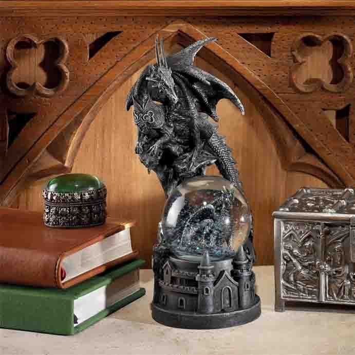 マラハイド城のドラゴン龍 ゴシック風 ウォーター グローブ（スノードーム）置物彫像 彫刻像 書斎 コレクション 贈り物 輸入品