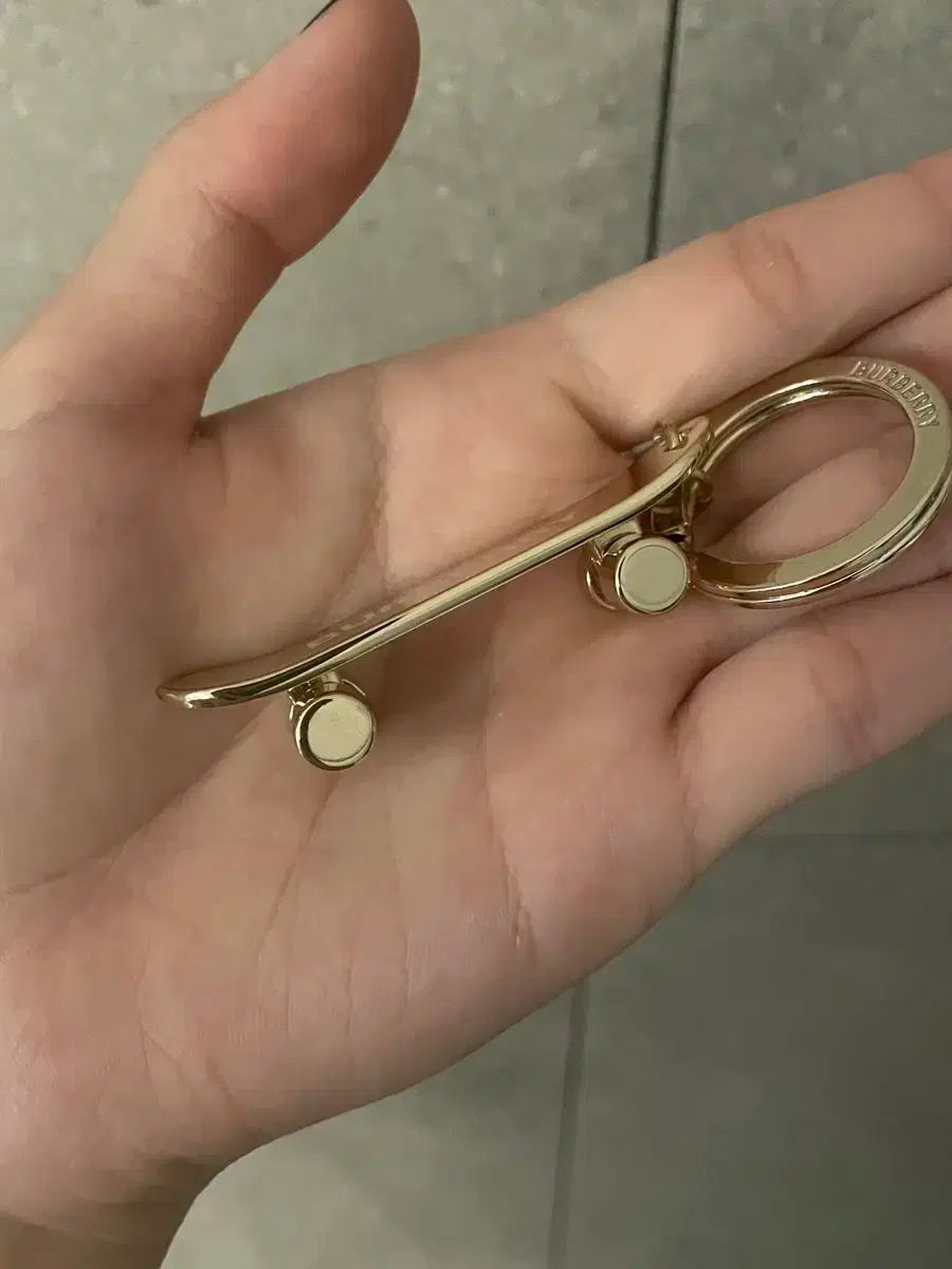 ◇新品未使用 BURBERRY バーバリー スケートボード キーリング チャーム 新品BURBERRY バーバリー スケートボード キーリング チャーム