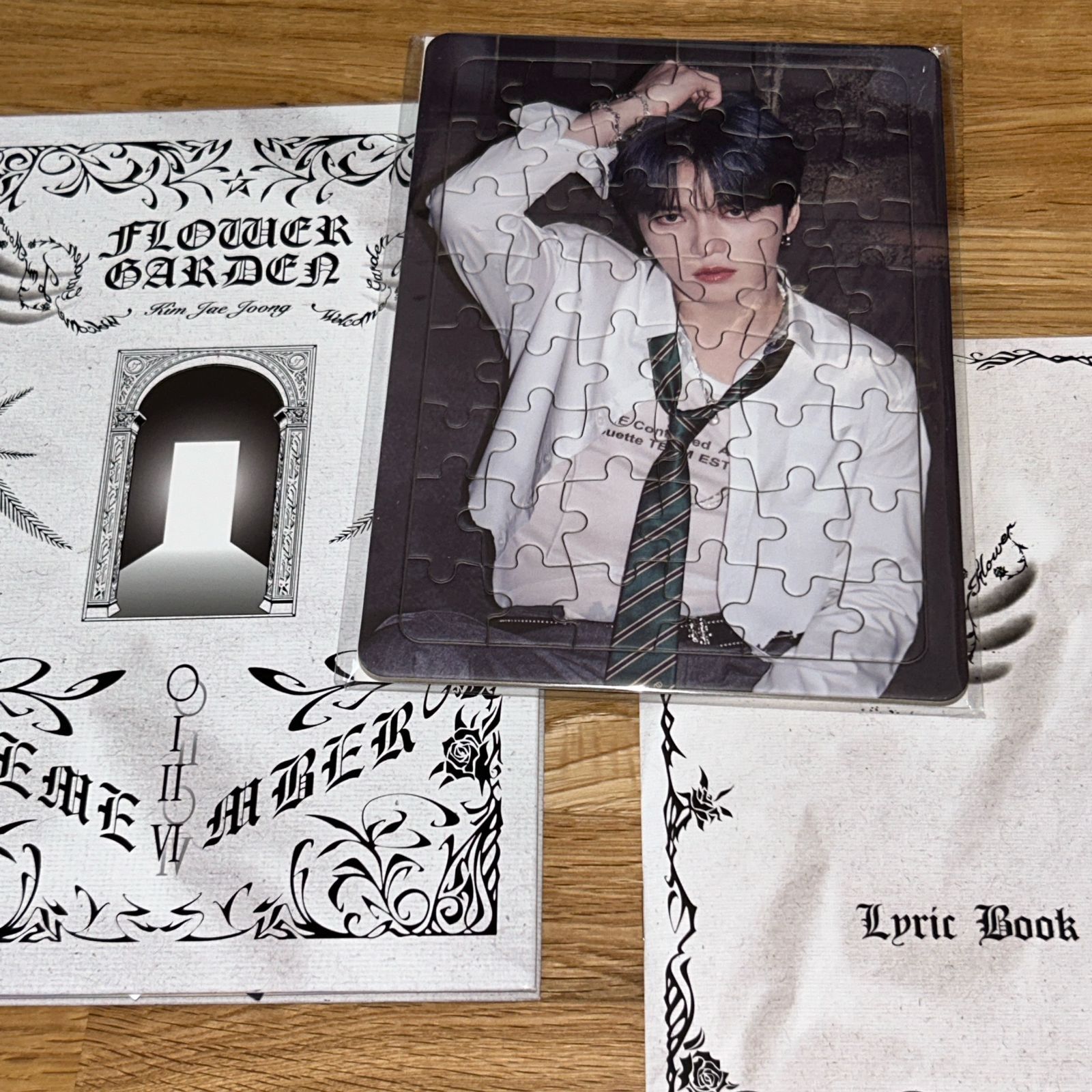 ジェジュン 直筆サイン「FLOWER GARDEN」CLASSIC ver. ジェジュン 直筆サイン「FLOWER GARDEN」CLASSIC ver. - メルカリ