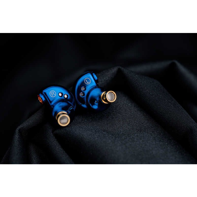 ヴィヴィッドブルー