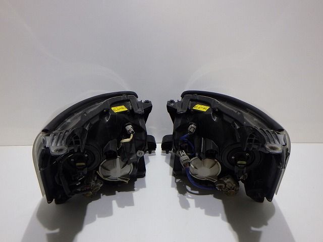 ヘッドライト左右