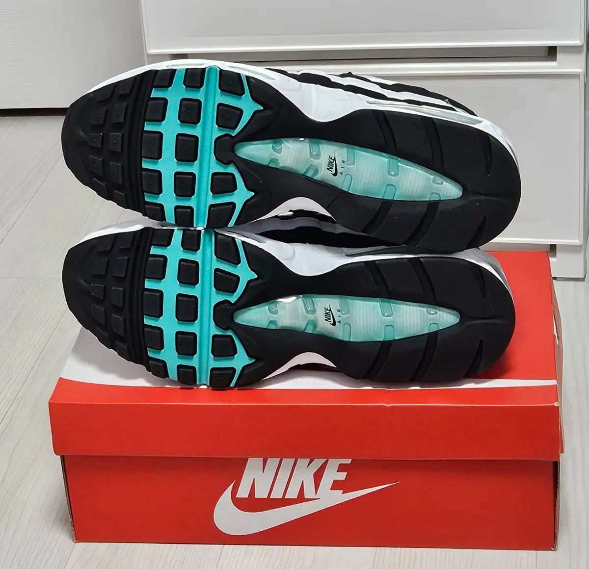 310 NIKE エア マックス95 白 - ブラック