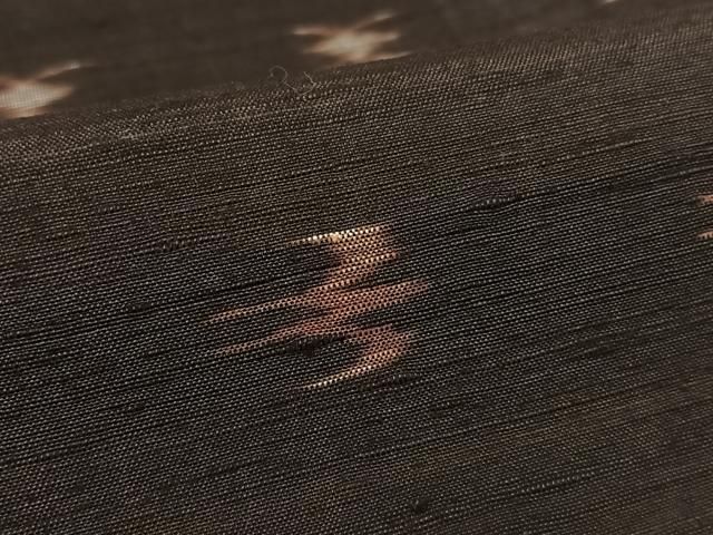 平和屋着物○国指定重要無形文化財 本場久米島紬 手織 飛鳥文 正絹