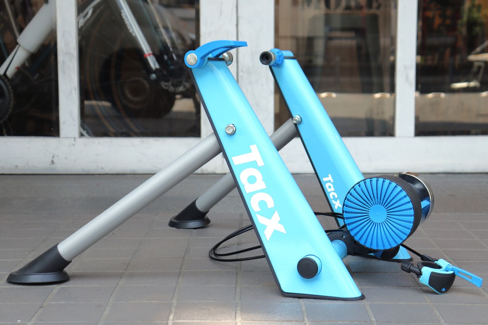 タックス TACX ブルーツウィスト BLUE TWIST 固定ローラー ローラー台 横浜店