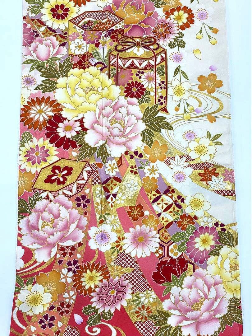 振袖 豪華 金彩 紋意匠 身丈156cm 撥水加工済 - メルカリ