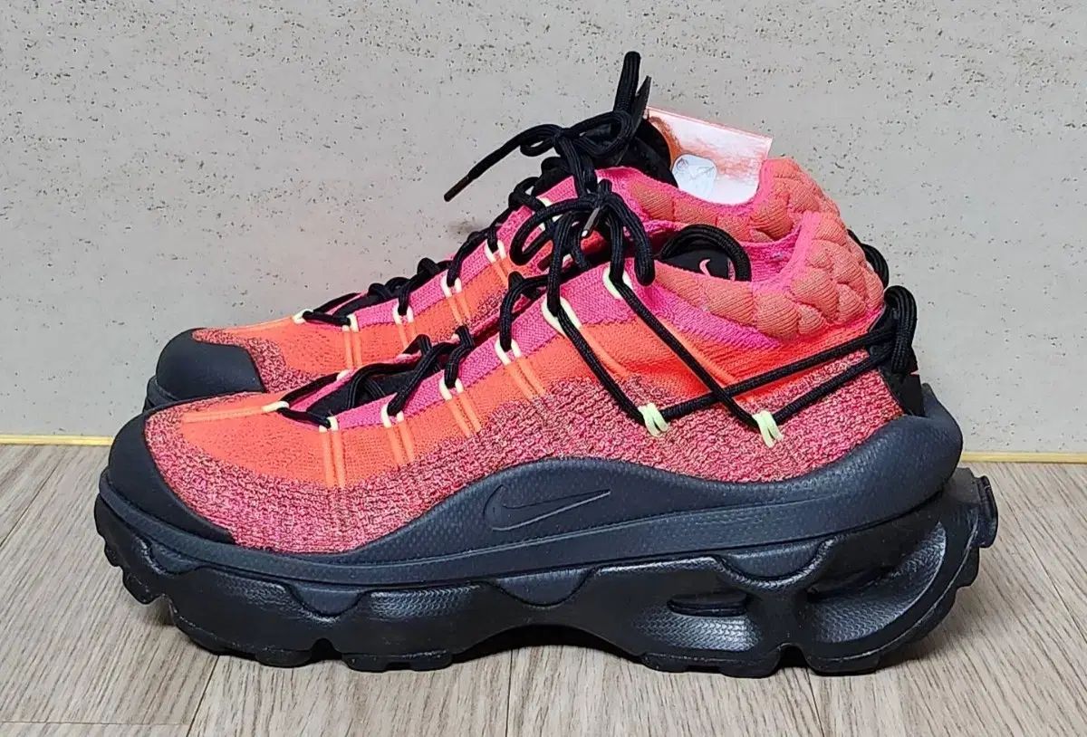 NIKE(ナイキ) Air Max Flyknit トレッキングシューズ 255 アウトレット