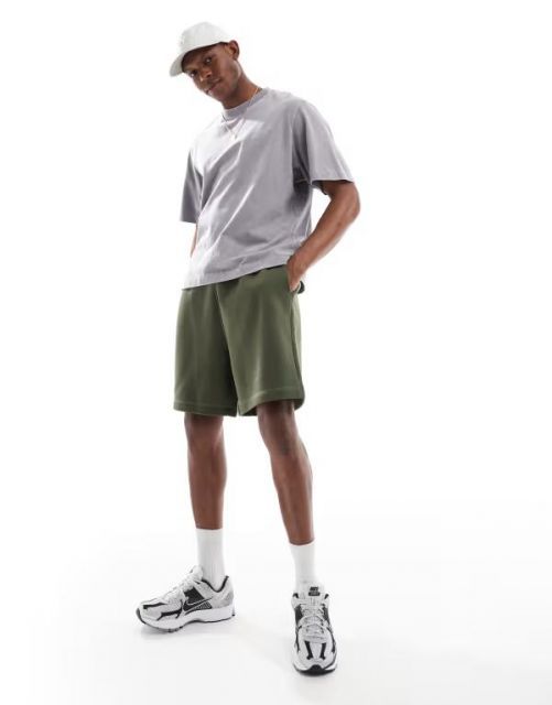 【送料無料】 エイソス メンズ ハーフパンツ・ショーツ ボトムス ASOS DESIGN essential mid length oversized shorts in dark green DEEP DEPTHS
