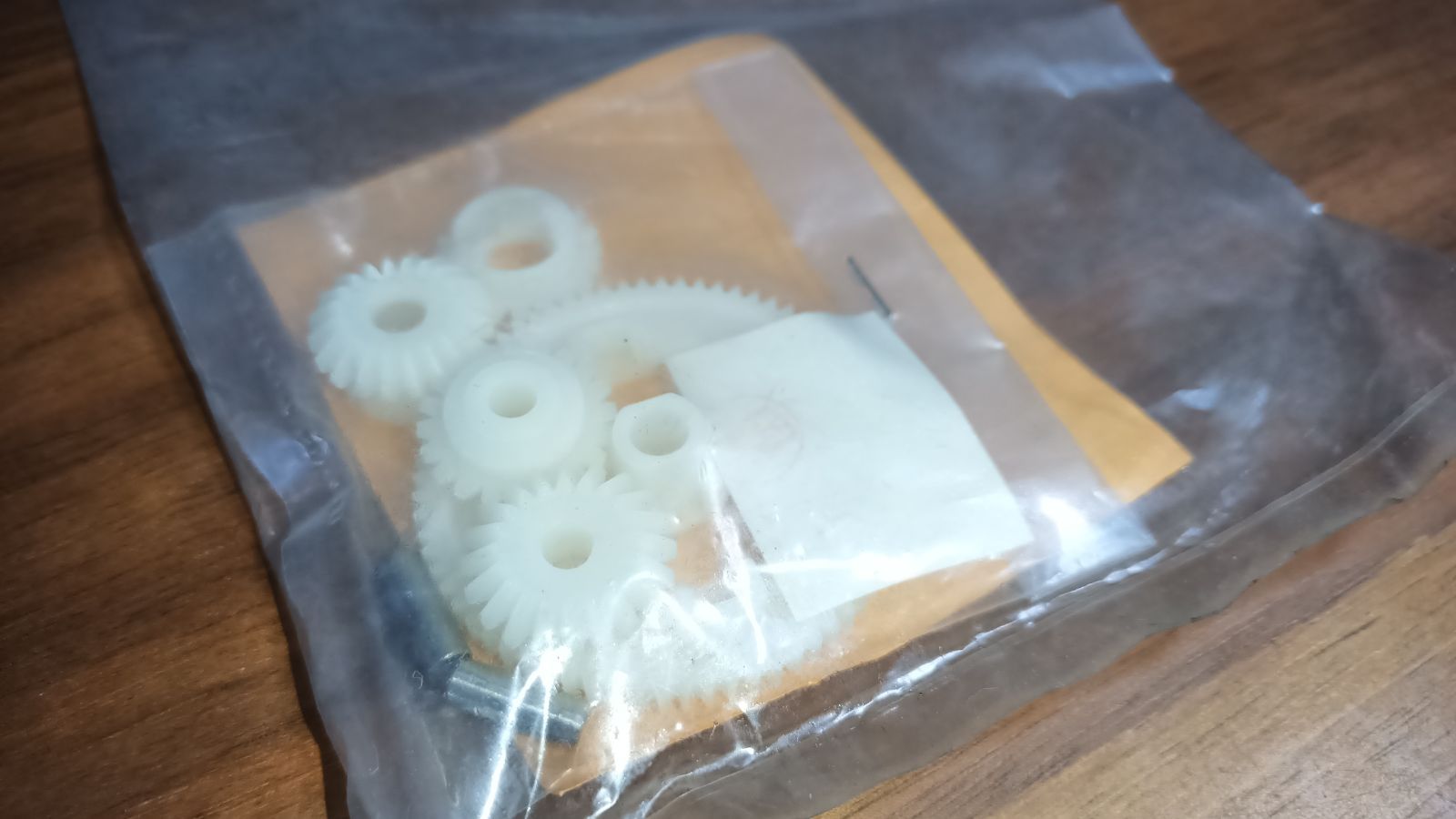 新品未使用　ハズキルーペ　コンパクト　1.6x 紫 タミヤ NO.11 デフギヤーセット 934 935 タイレル