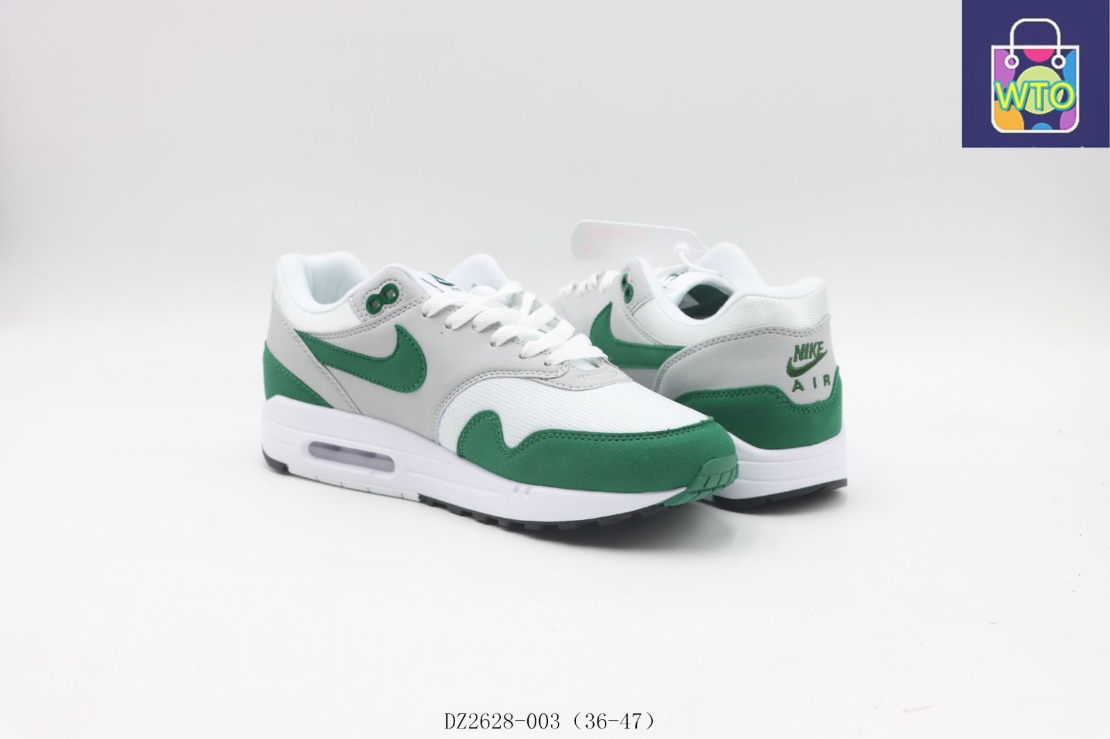 ランニングシューズ