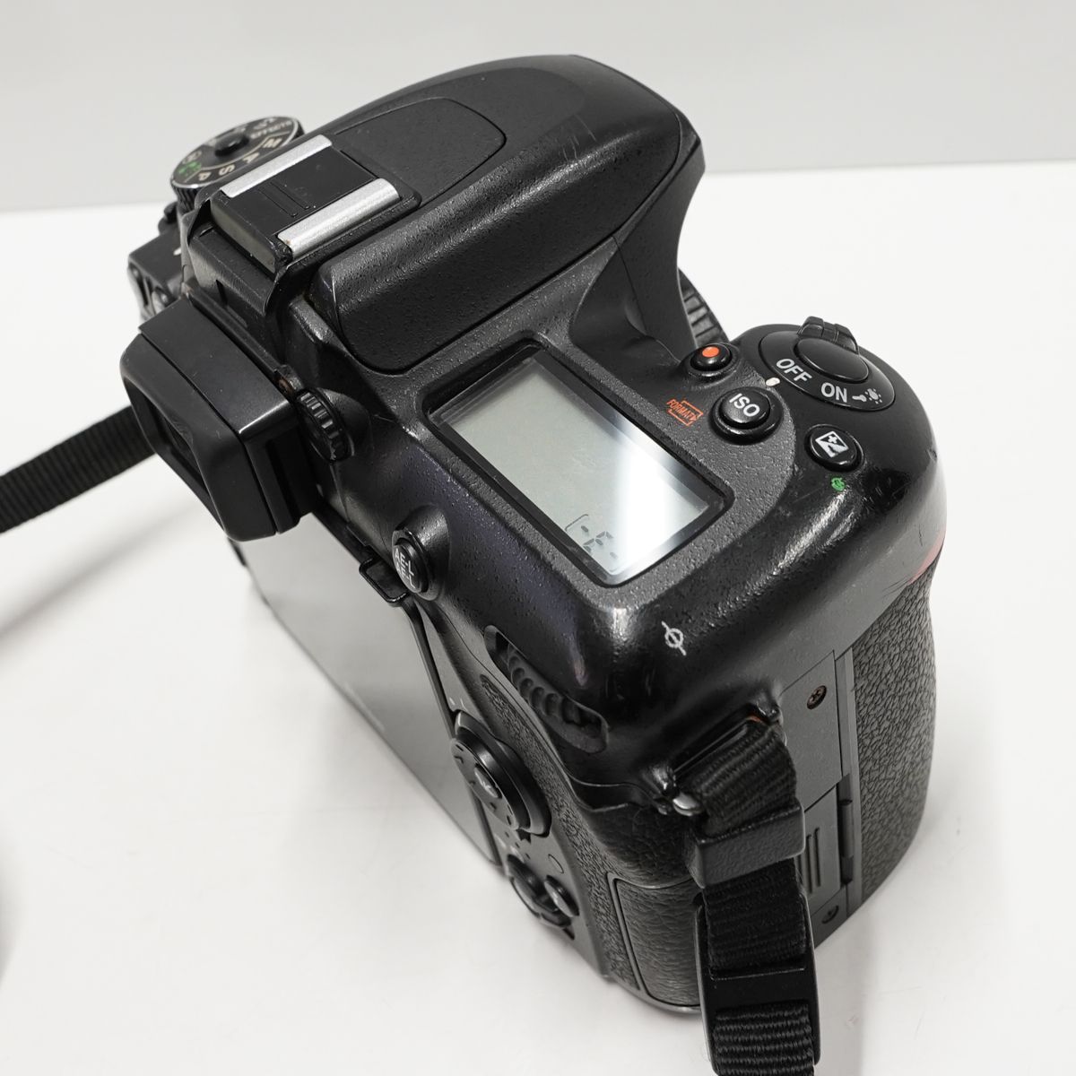 Nikon D7500 ボディ USED美品 デジタル一眼 DX 本体+バッテリー APS-C