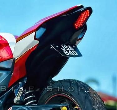 KB YZF-R25 R3 R1スタイル シートカウル V2 受注製造 - メルカリ KB YZF-R25 R3 R1スタイル シートカウル V2 受注製造 - メルカリ