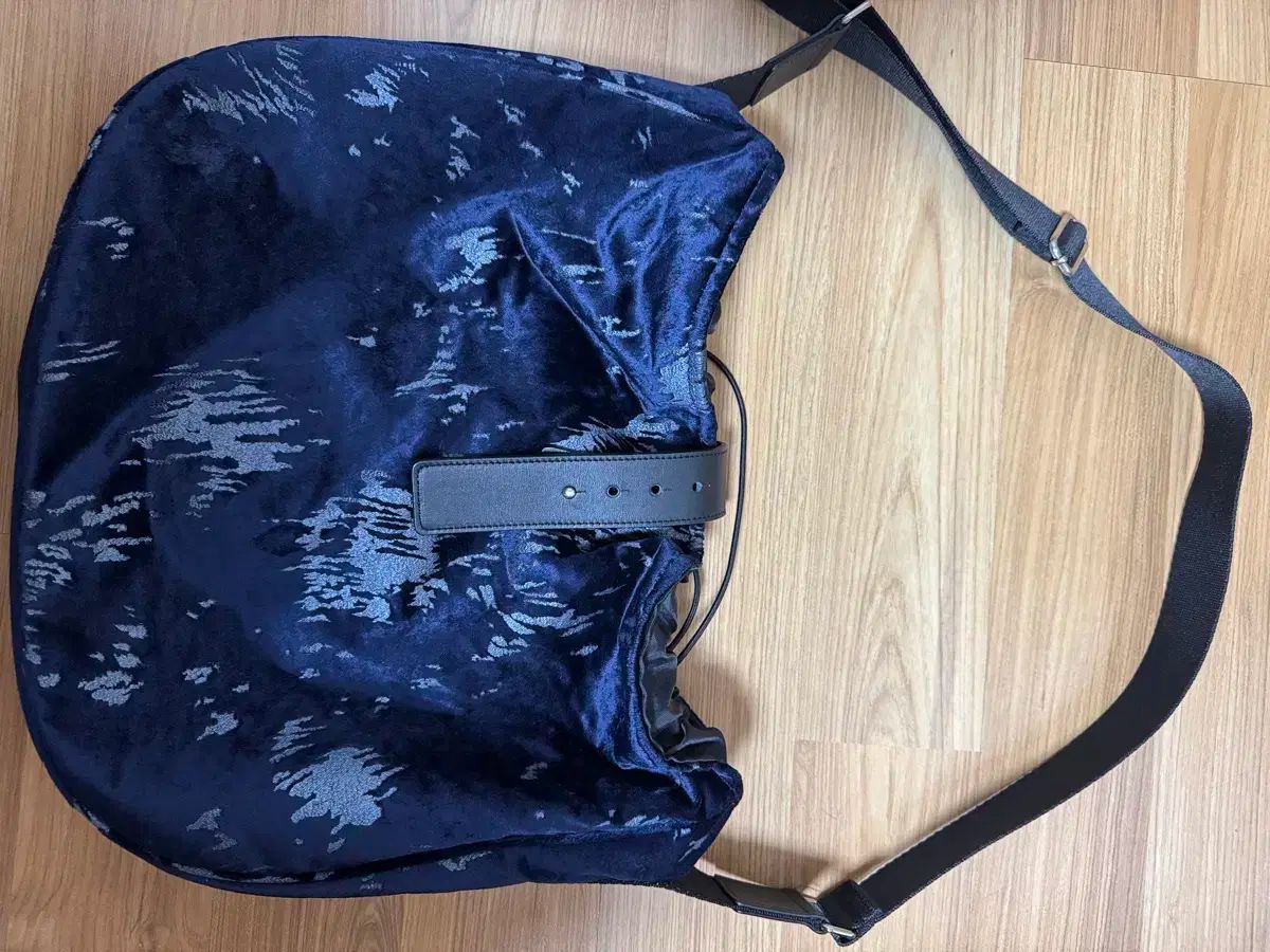 Hatchingroom ウェイビーバッグ ツアーベルベット ネイビー