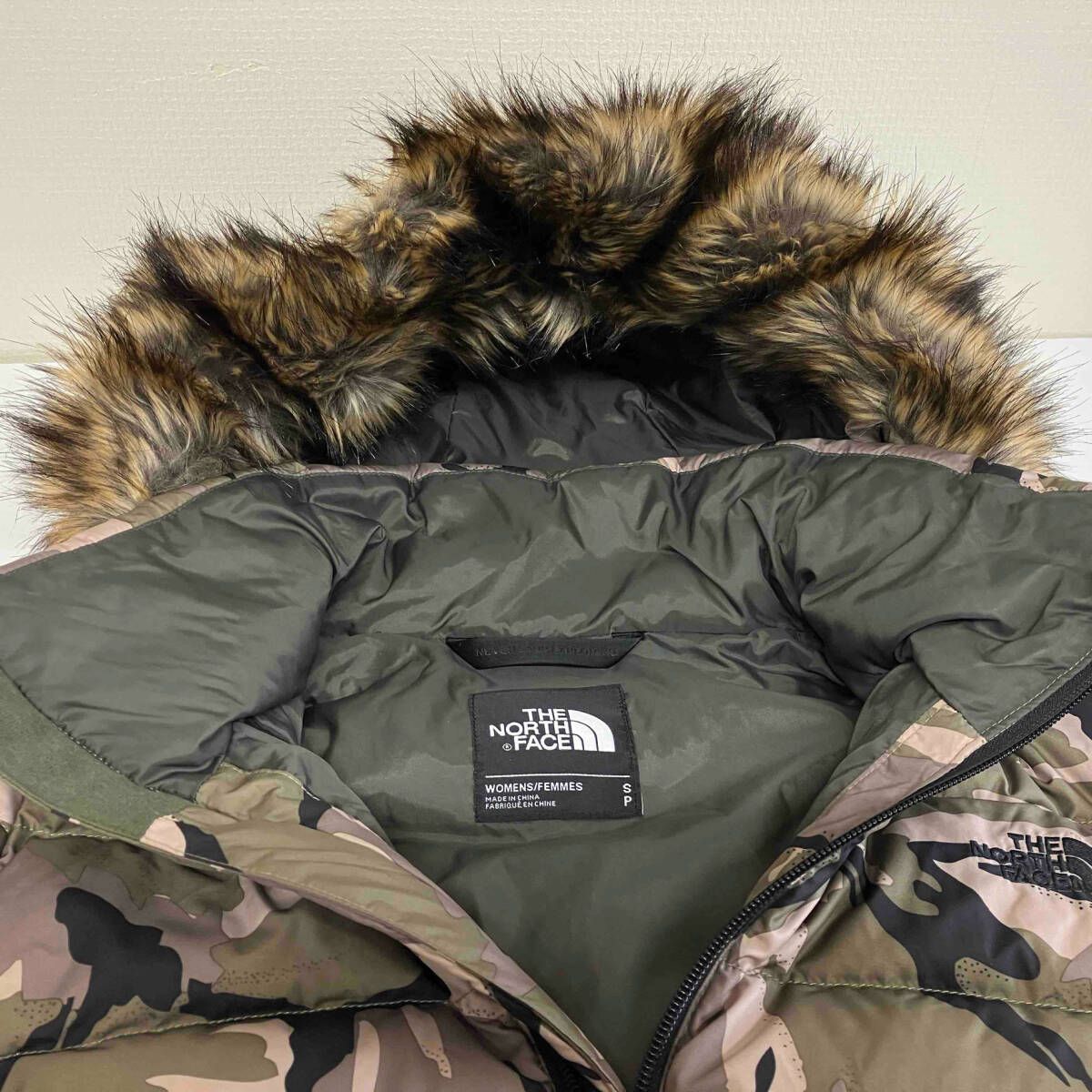THE NORTH FACE GOTHAM FAUX-FUR HOODED JACKET ザノース THE NORTH FACE GOTHAM FAUX-FUR HOODED JACKET ザノース