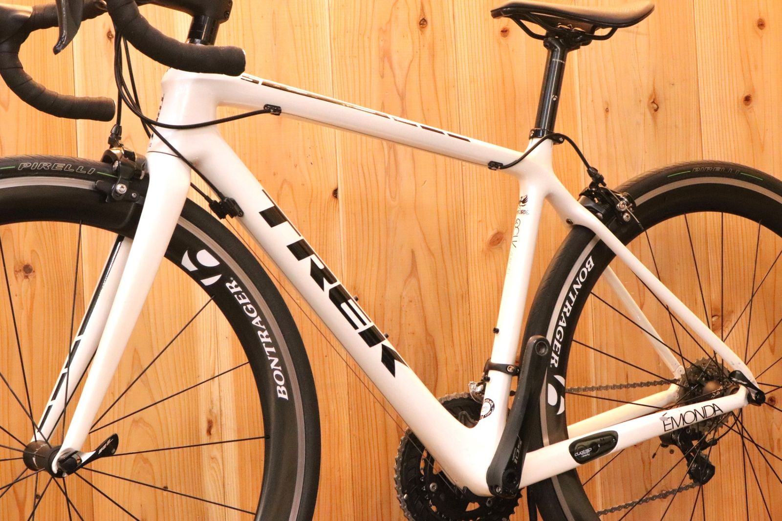 トレックのロードバイクを出品します（ホイール,サドルはボントレガー