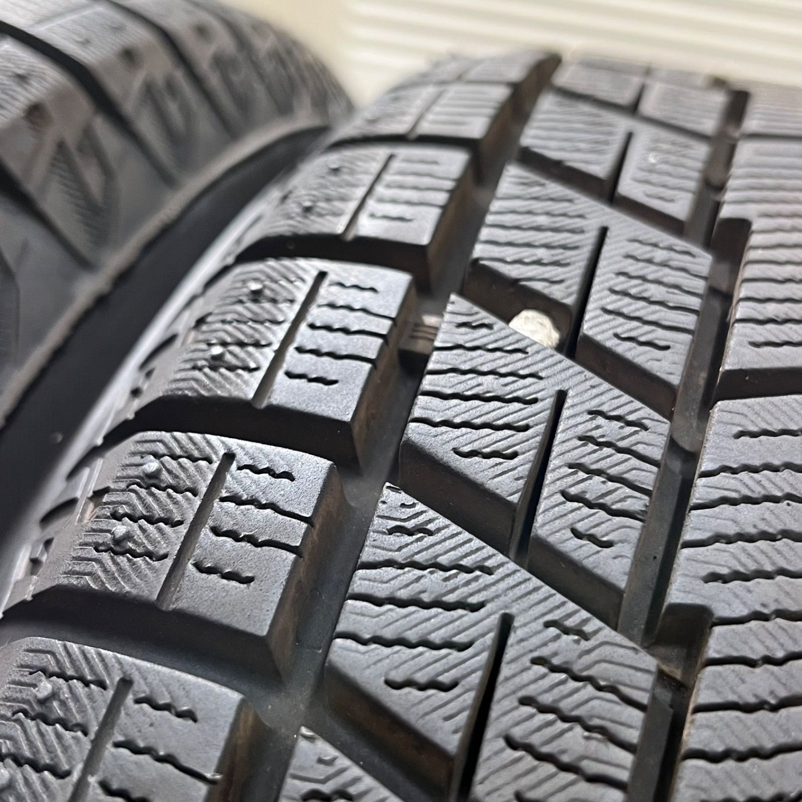 スタッドレスタイヤ 1041M