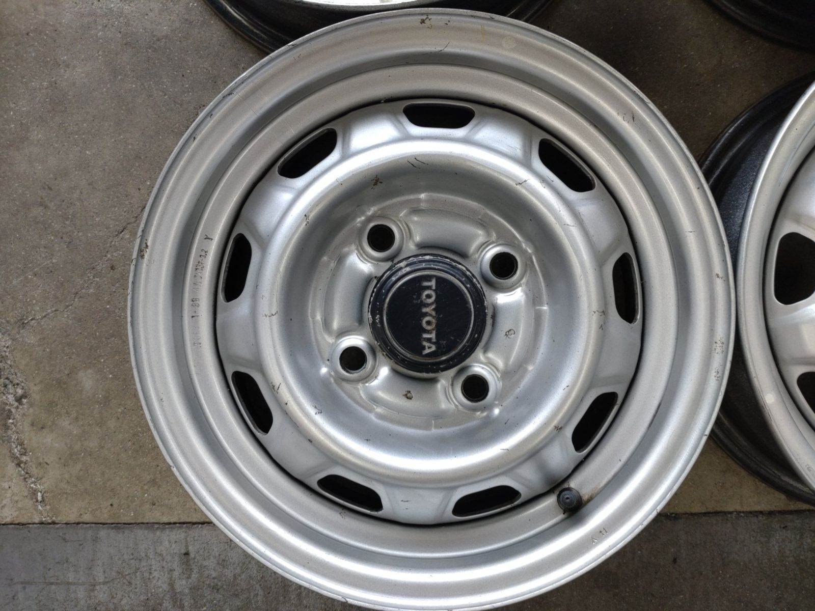 13インチ 13×4.5J