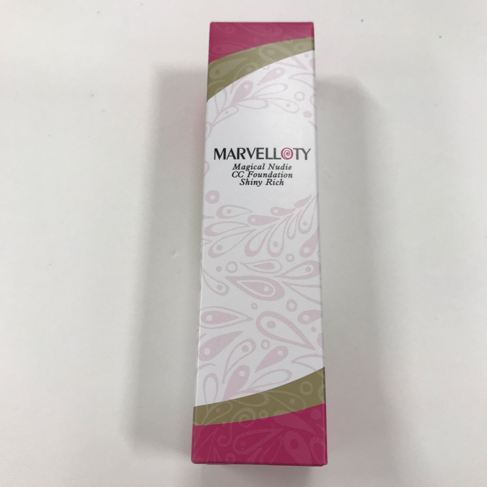 マーヴェラティ マジカル ヌーディー CCファンデ シャイニーリッチ