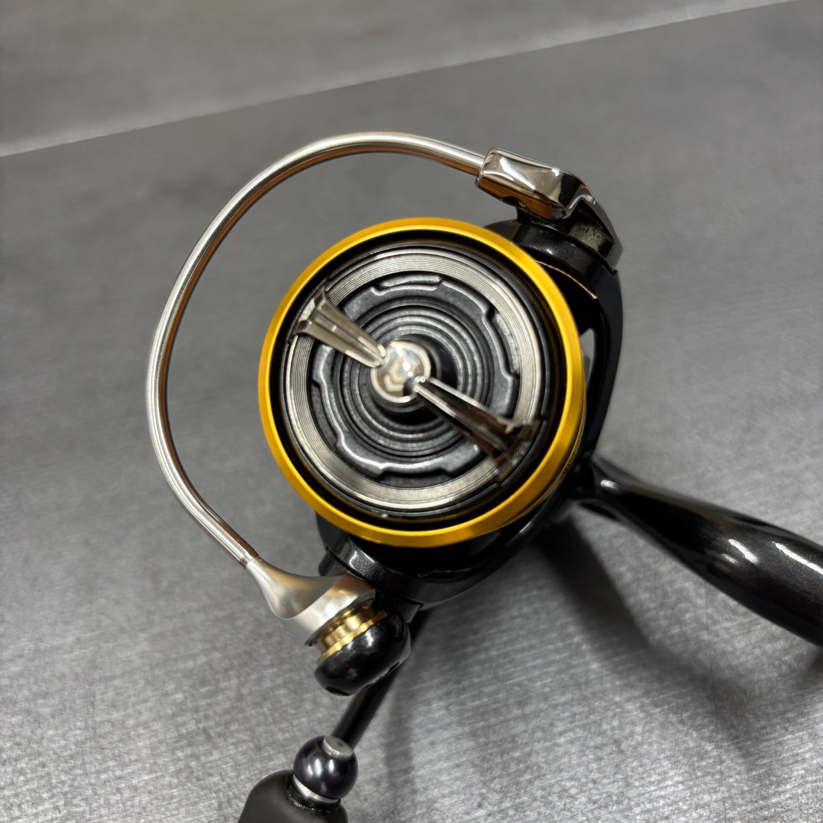 Daiwa CALDIA FC LT 2000S-H 21カルディア　中古品 DAIWA（釣り） 【目玉商品】ダイワ 21 カルディア FC LT2000S-H
