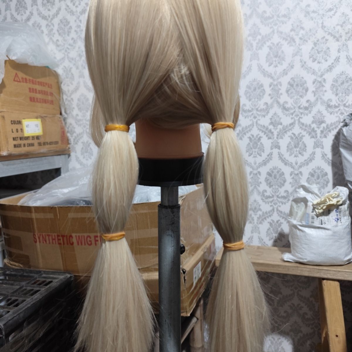 V ×