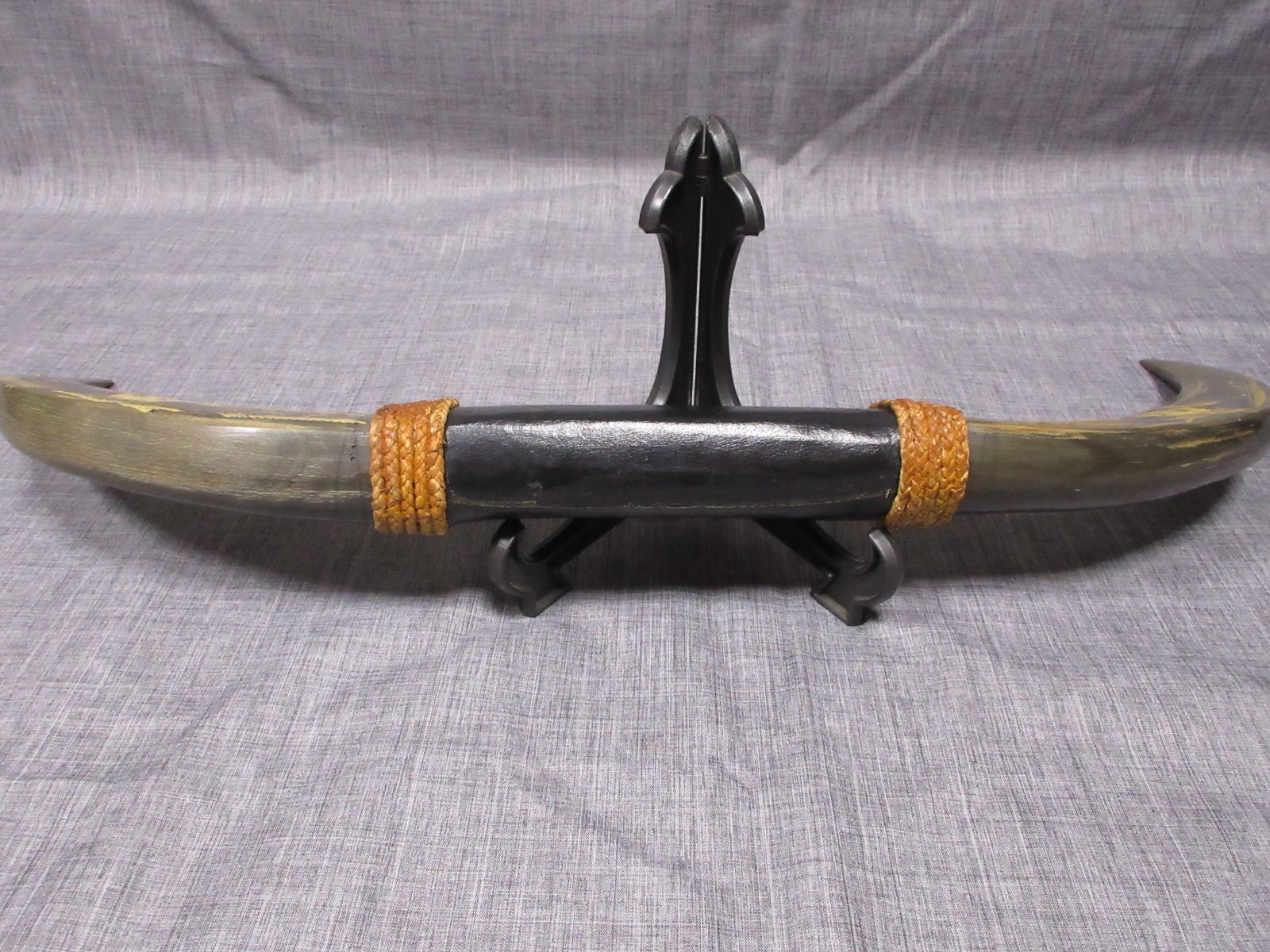 水牛の角 フィリピン 南国柄彫刻 民芸品 置物 (小) type-A - メルカリ