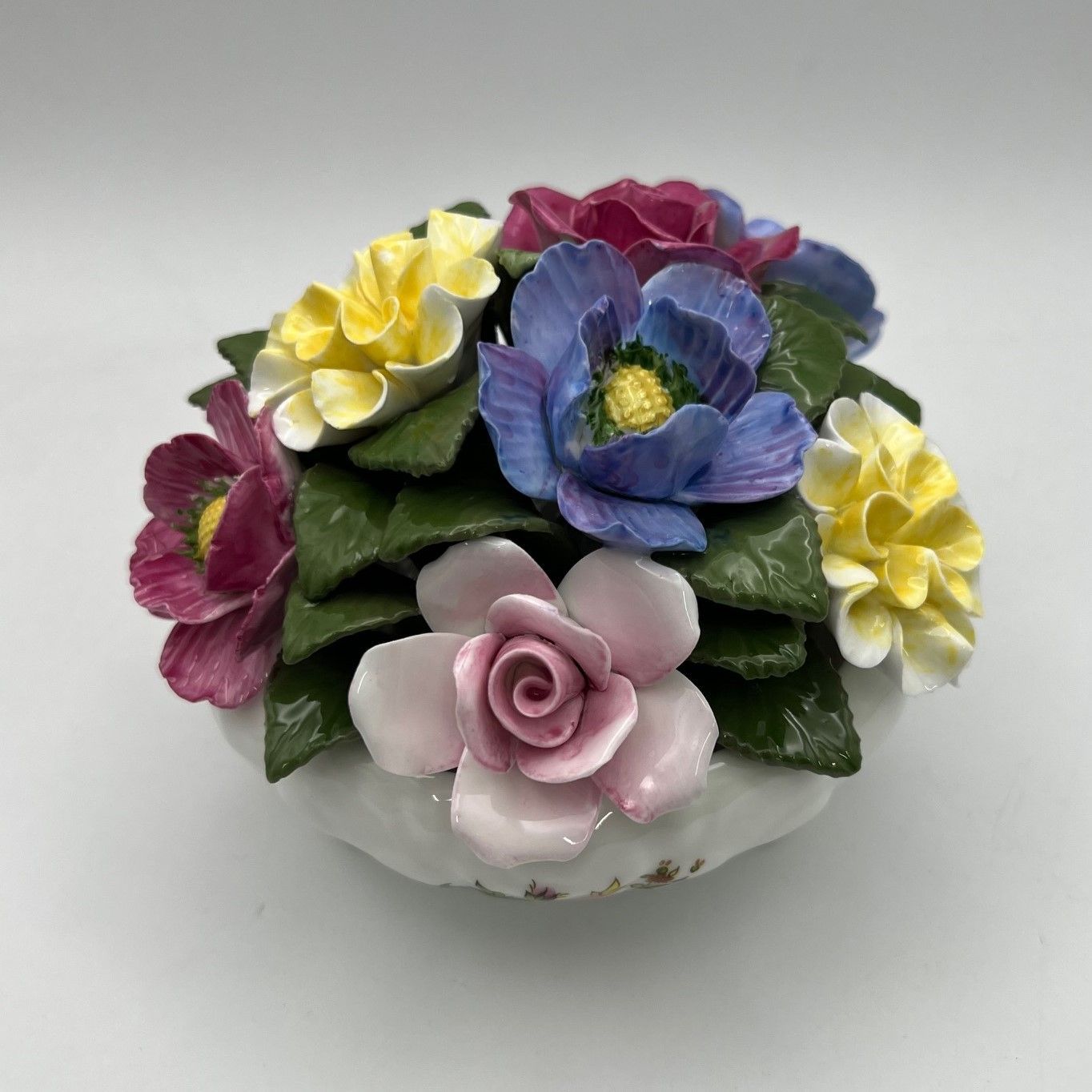 エインズレイ ハワードスプレイフッテドボウルフラワー