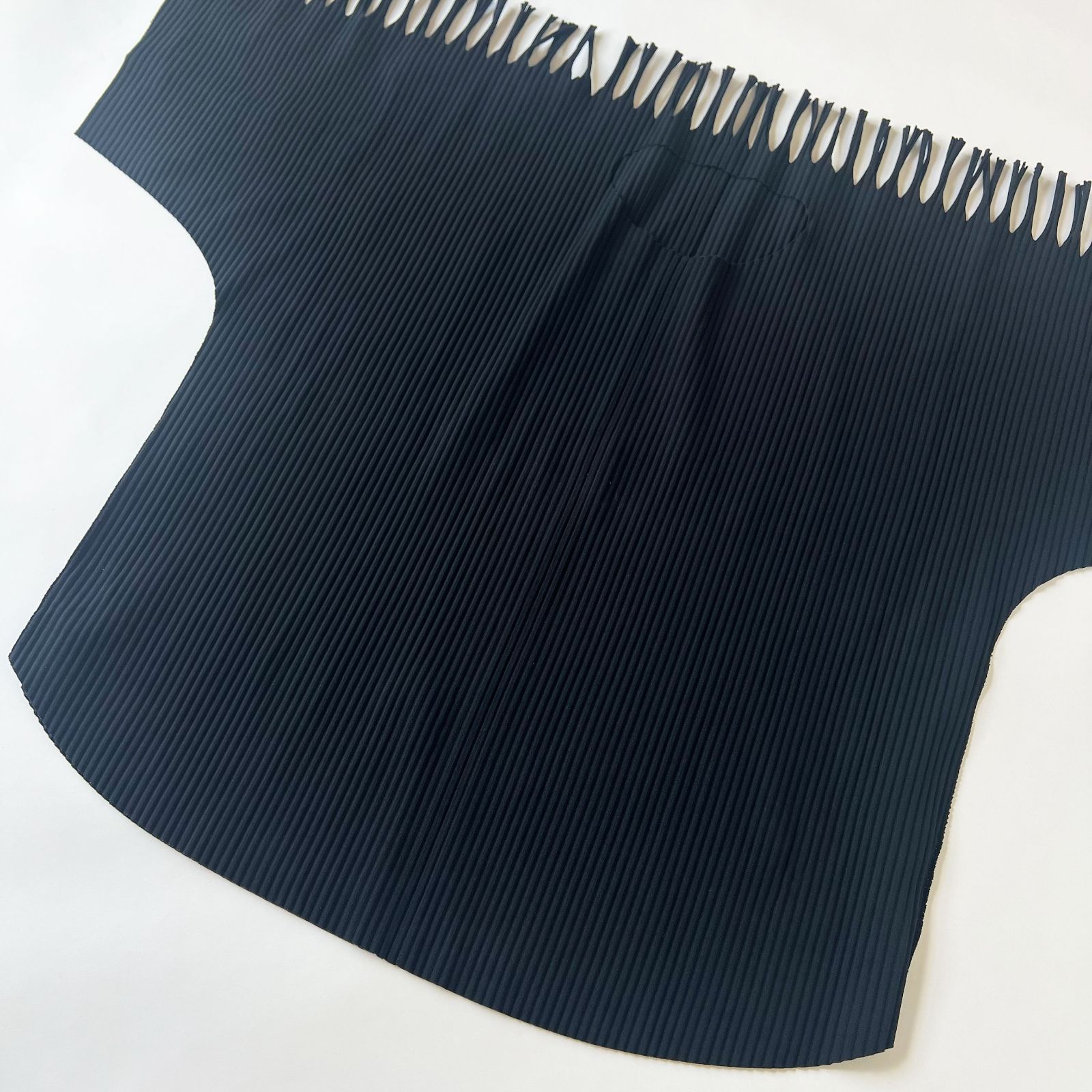 イッセイミヤケ me ISSEYMIYAKE プリーツ 半袖 ブラック F 楽天