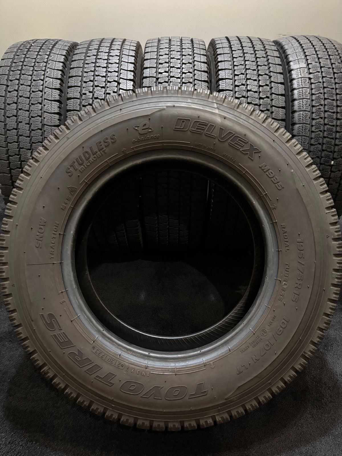 TOYO DELVEX M934 195/75R15 109/107N LT 15インチ ライトトラック用