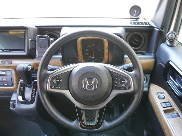 N-VAN