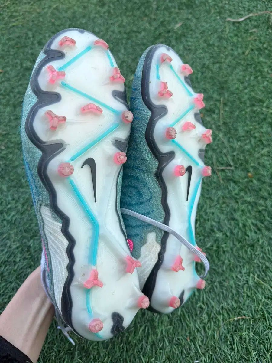 ナイキ サッカースパイク 26.5 ティエンポ8FG 26、5 海外限定 NIKE