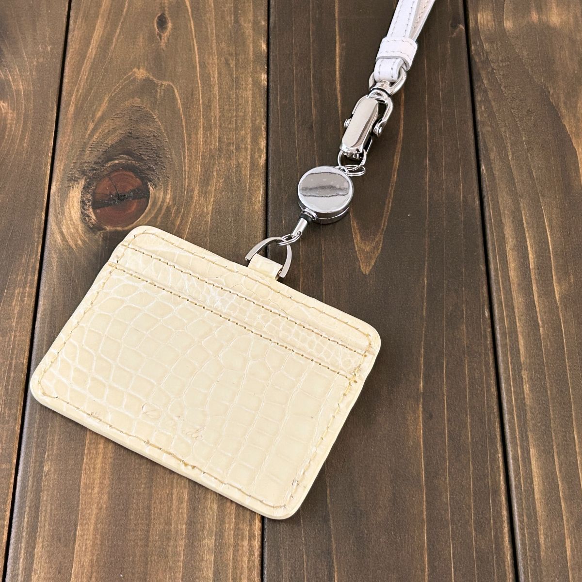 IDホルダー ヴァニラホワイト