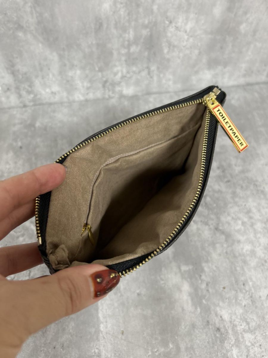 TOILETPAPER SELETTI コラボ ポーチ 黒 レディース DECORATOM_COM_BR