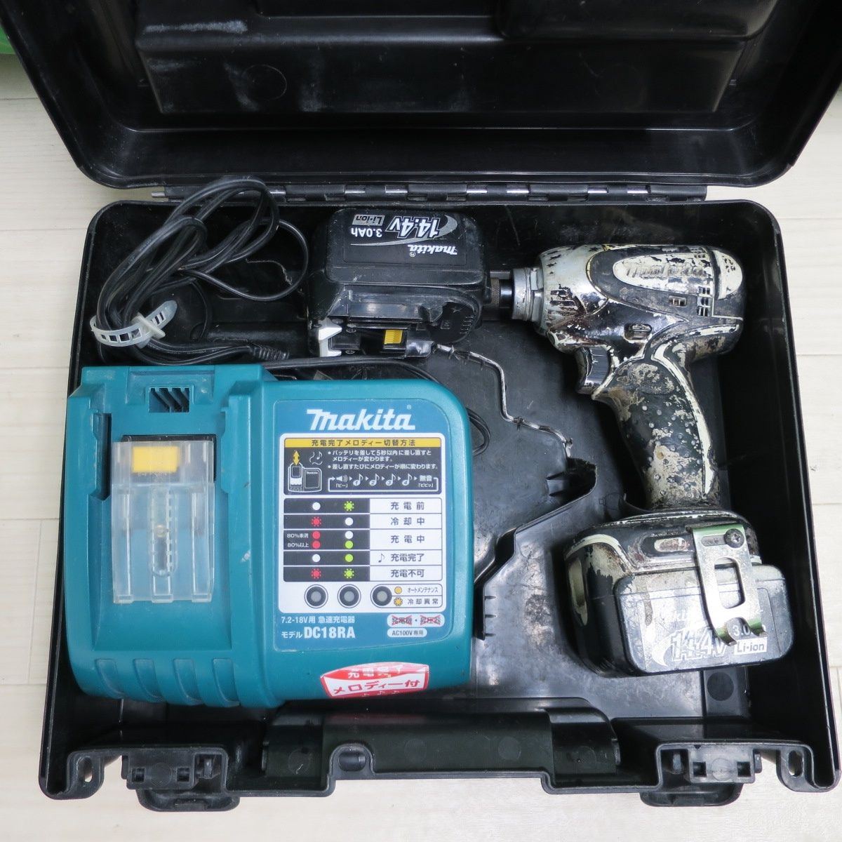 送料無料 バッテリー2個 マキタ 充電式 インパクトドライバ TD131D 電動 工具 14.4V バッテリー BL1430 充電器 DC18RA makita